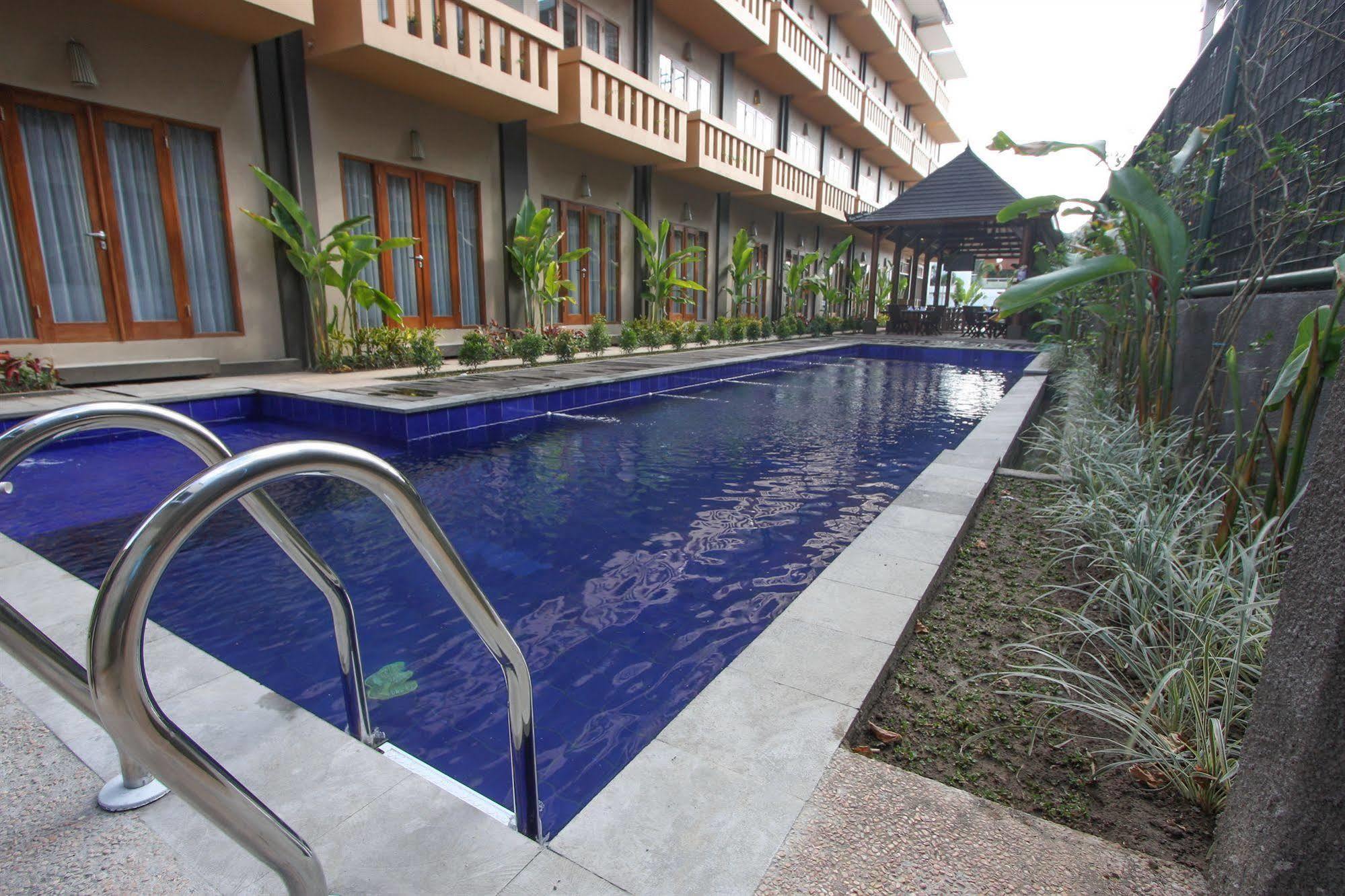 Bali Chaya Hotel Legian Exterior foto